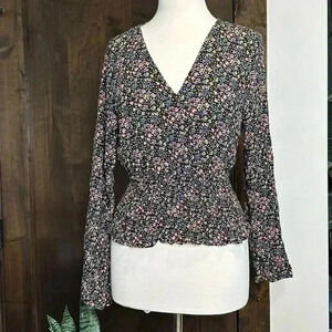 Paper Crane Floral Blouse cropped long sleeve Vneck 100% Rayon black multicolor